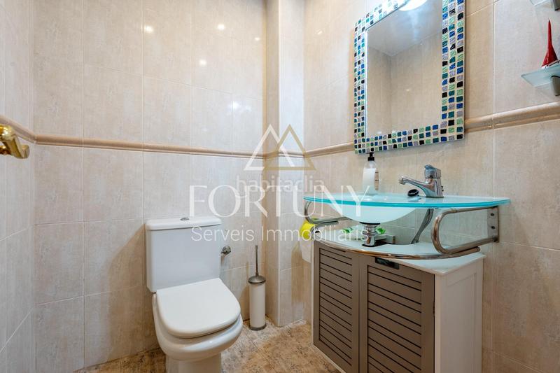 Foto 01d5ded2-8b4c-44d4-b912-faba04f31129. Reihenhaus mit heizung parking in Castellvell del Camp