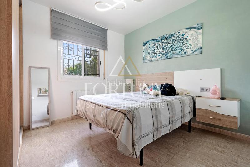 Foto 6908b36f-f173-4bd8-a8de-f9120b13659c. Reihenhaus mit heizung parking in Castellvell del Camp