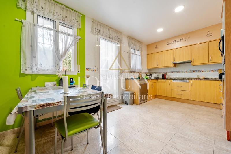 Foto cbaac135-cf4a-40e6-b274-711939027db4. Reihenhaus mit heizung parking in Castellvell del Camp