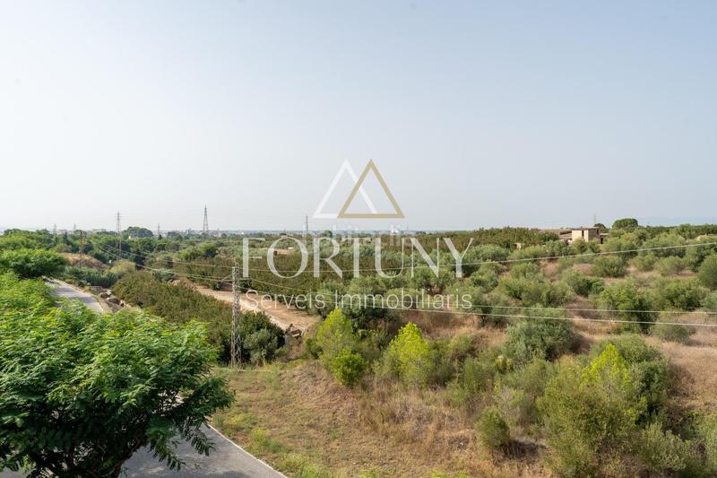 Foto daf27d28-2d25-44df-97b2-75ba99f7181c. Reihenhaus mit heizung parking in Castellvell del Camp