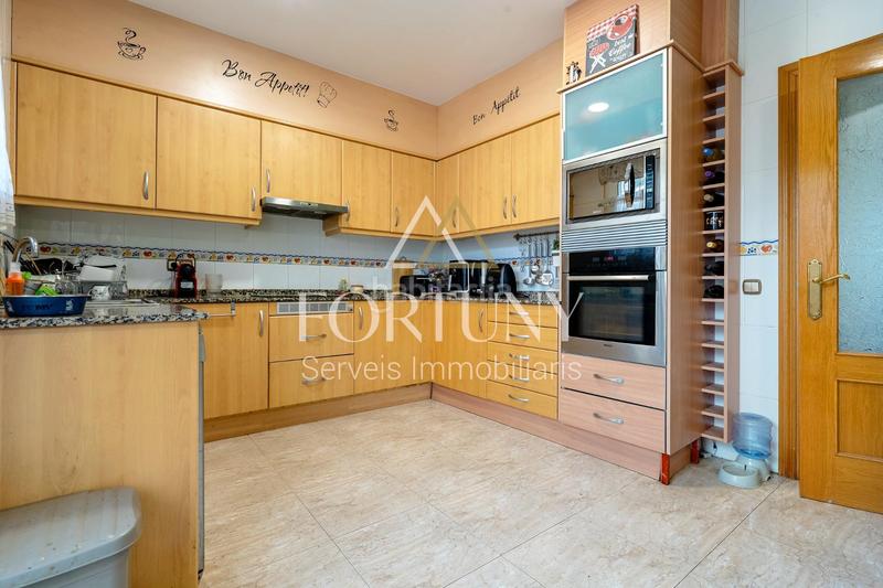 Foto dc71e483-02dc-4c22-a1cb-971adbfc0120. Reihenhaus mit heizung parking in Castellvell del Camp