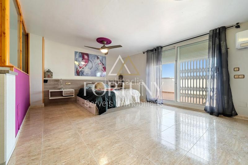 Foto e97515f0-6c06-4dc6-a927-6148ea2cf2bc. Reihenhaus mit heizung parking in Castellvell del Camp