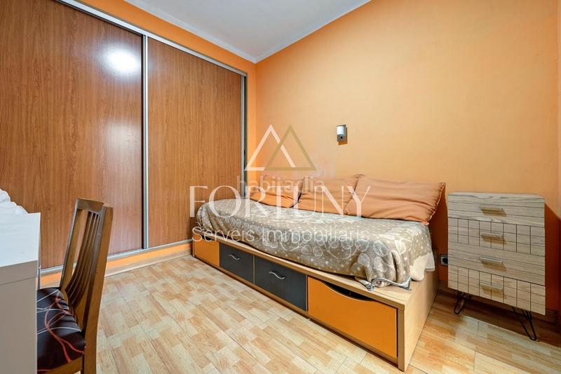 Foto ab8b8191-764c-4a01-8833-bd3d5d4d3440. Casa aparellada a Centre Reus