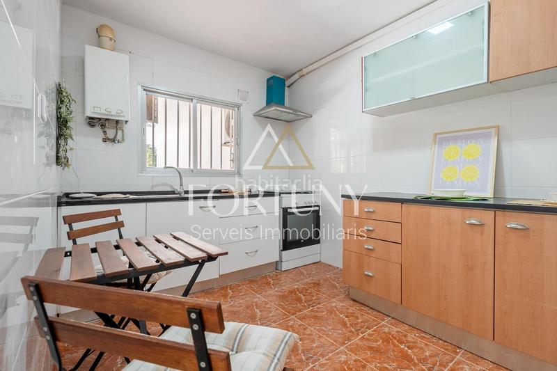 Foto a50c95d7-d581-49ee-941b-61b626a4e730. Casa amb aparcament a Migjorn Reus