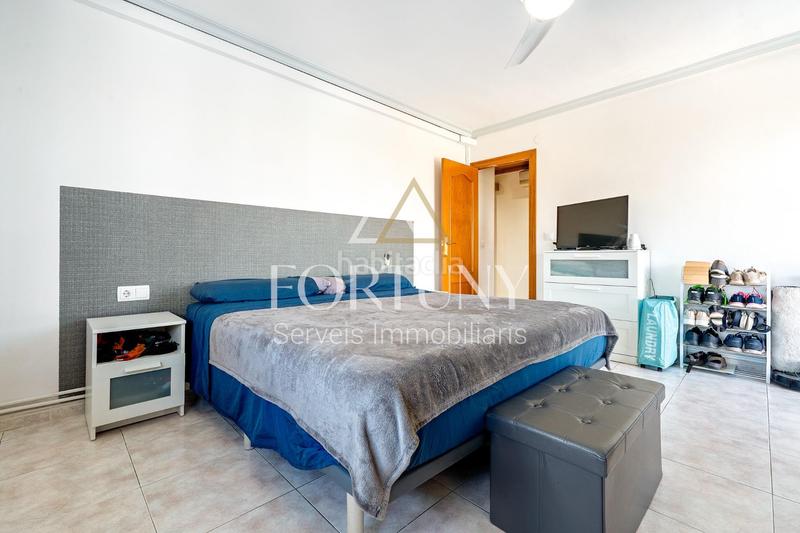 Foto d4a0485a-7e39-4878-8ef8-ed0fa166f73f. Pis amb aparcament a Torreforta Tarragona