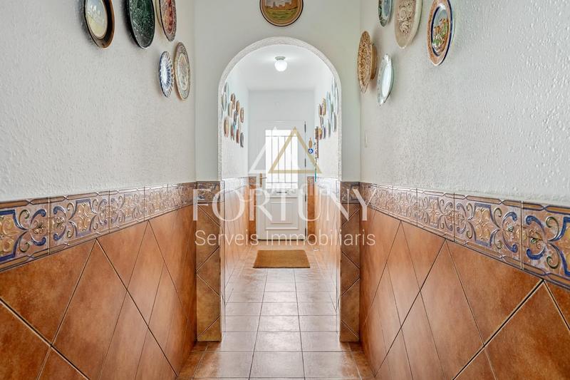 Foto e1126320-db59-4bff-b8a1-7a82db969a13. Casa adossada amb aparcament a Vila-seca poble Vila-seca