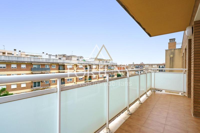 Foto f9850dc4-7260-47d3-816a-f225150c7c61. Etagenwohnung mit heizung parking in Llevant Reus