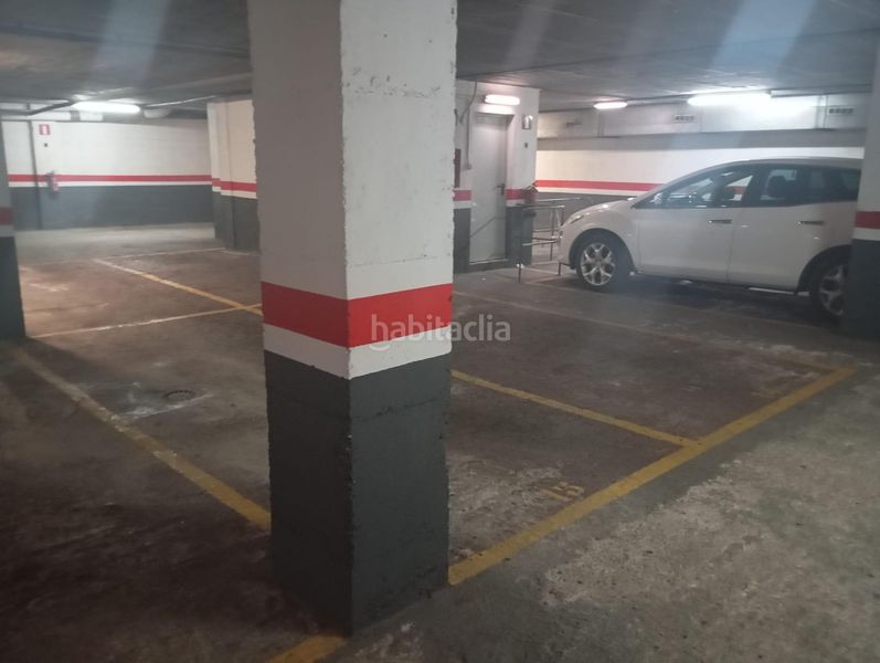 Foto dfe1bba2-1f13-4cdd-af98-19bbfdfa199a. Aparcament cotxe a Centre Reus