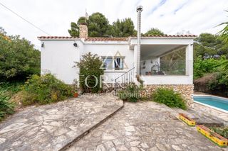 Xalet  Calle olivera de l'. Chalet en en venta en masies catalanes