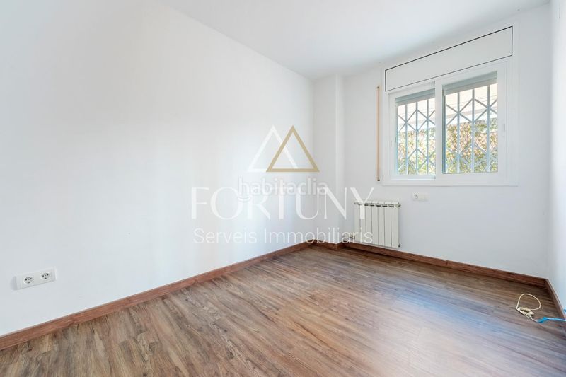 Foto f51000e9-3bfe-452d-9210-bdb77d2b7f66. Planta baixa amb calefacció aparcament a Mestral Reus