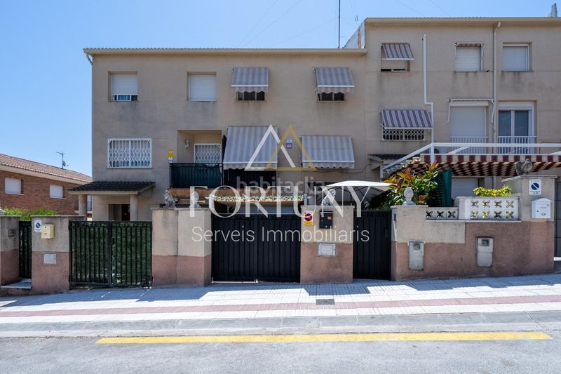 Foto 1d6dcf41-8dab-497f-8a23-4b1aca899423. Casa adossada amb calefacció aparcament a Constantí