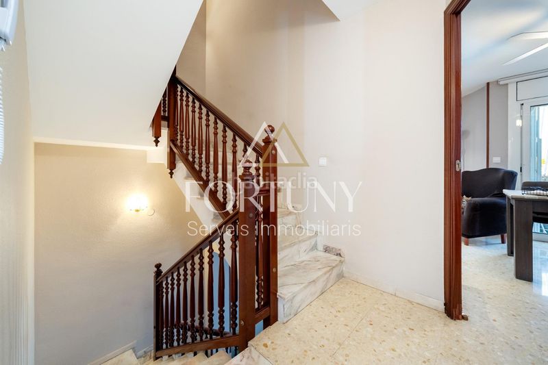 Foto ea8713e2-bd27-43a7-b462-8c91044f4897. Casa adossada amb calefacció aparcament a Constantí