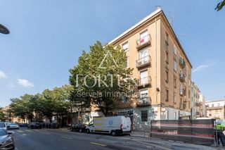 Etagenwohnung  Arago d'. Piso en venta en reus