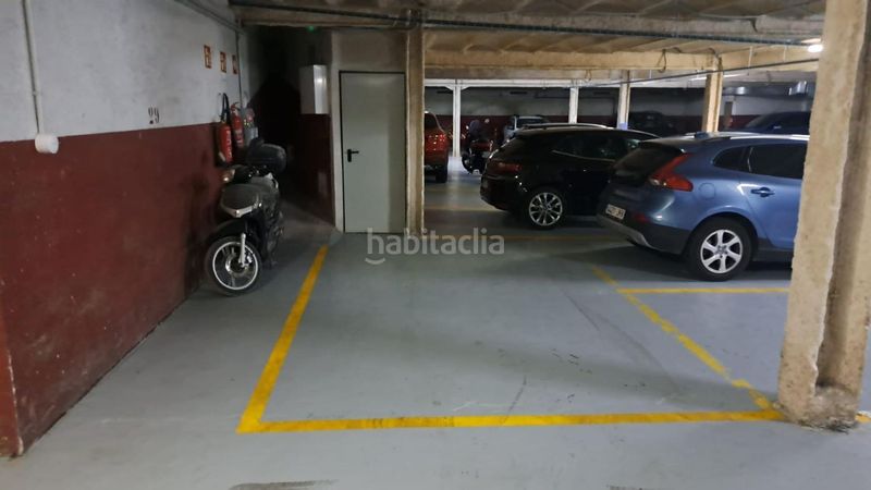 Foto a0b0b7c1-b978-4e1f-87b5-650efdd7ef13. Aparcament cotxe a Centre Reus