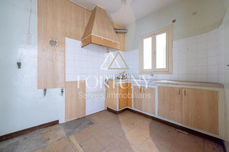 Foto 2e2d5fff-4c82-4f20-a3ce-3bf9eb9a5a23. Edificio  en venta en l espluga de francoli en Espluga de Francolí (L´)
