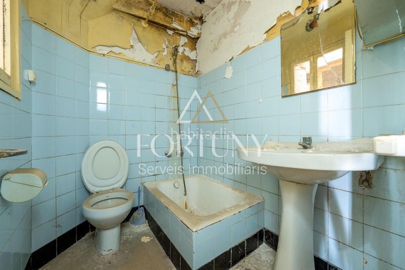 Foto 6c353cc9-fd37-4341-8b53-00bbbec29ebf. Edificio  en venta en l espluga de francoli en Espluga de Francolí (L´)