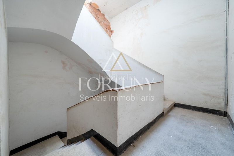 Foto 74e6e4f2-8573-473b-a1a3-76aef6070659. Edificio  en venta en l espluga de francoli en Espluga de Francolí (L´)