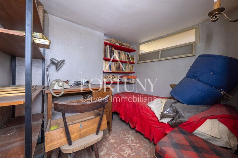 Foto a9f4fa63-6245-4f20-8b24-65b6d6c90a70. Edificio  en venta en l espluga de francoli en Espluga de Francolí (L´)