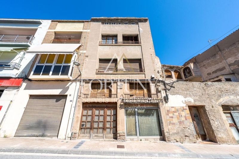 Foto d3b815f6-5f2b-4198-80ab-2d787f7793f1. Edificio  en venta en l espluga de francoli en Espluga de Francolí (L´)