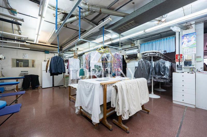 Foto b3aa5940-eda3-4ed6-b117-1fa8395f9a5f. Local comercial a Mestral Reus