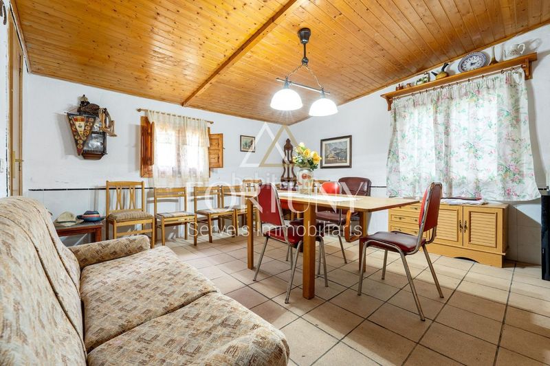 Foto c76760e8-9986-4693-b584-03c5f68236e2. Casa amb piscina a Alforja