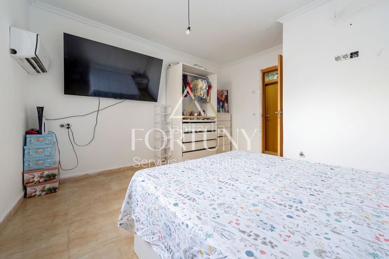 Foto 1c8ec9a2-e577-4583-8a89-ddca140cc8b5. Casa amb aparcament a Llevant Reus
