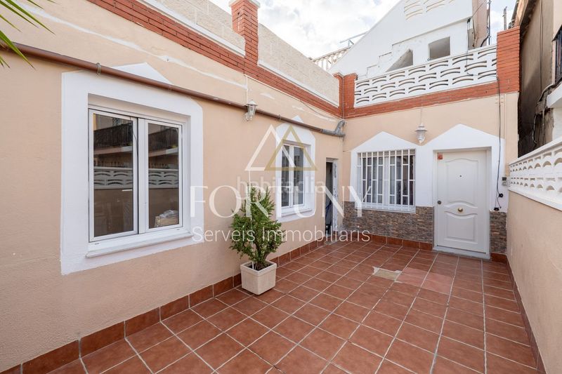 Foto 4cc70af9-8479-4922-865a-d12d671cd4fe. Casa amb aparcament a Llevant Reus