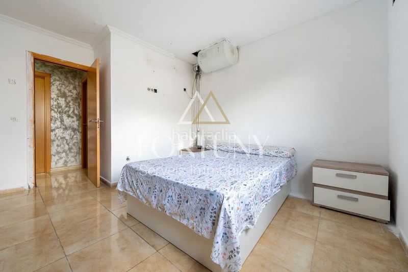 Foto 4eabff15-3f79-48a9-b0ee-f25565dc73ff. Casa amb aparcament a Llevant Reus