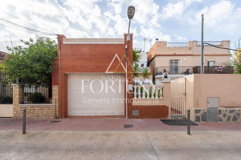 Foto 5a1530c6-2693-4112-a0a0-27f18cfd0c83. Casa amb aparcament a Llevant Reus