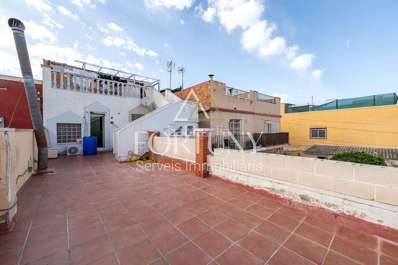 Foto cdf50206-699b-4c1f-94b8-52a5797502b3. Casa amb aparcament a Llevant Reus