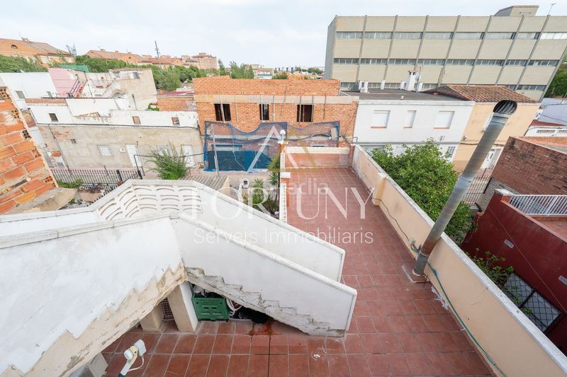 Foto f912aa9a-902b-4330-a633-0f645bfe55e0. Casa amb aparcament a Llevant Reus