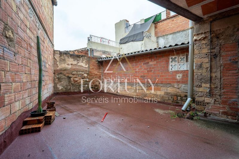 Foto 542bb924-a619-44f5-afa1-e1769d3fa053. Edificio  en venta en constanti en Constantí