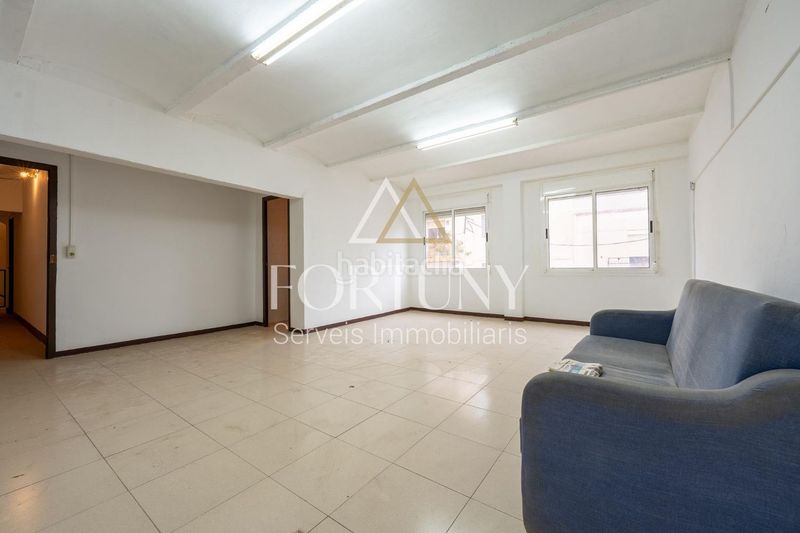 Foto 555bf313-2a5d-4807-ac53-5685ba6dfa4a. Edificio  en venta en constanti en Constantí