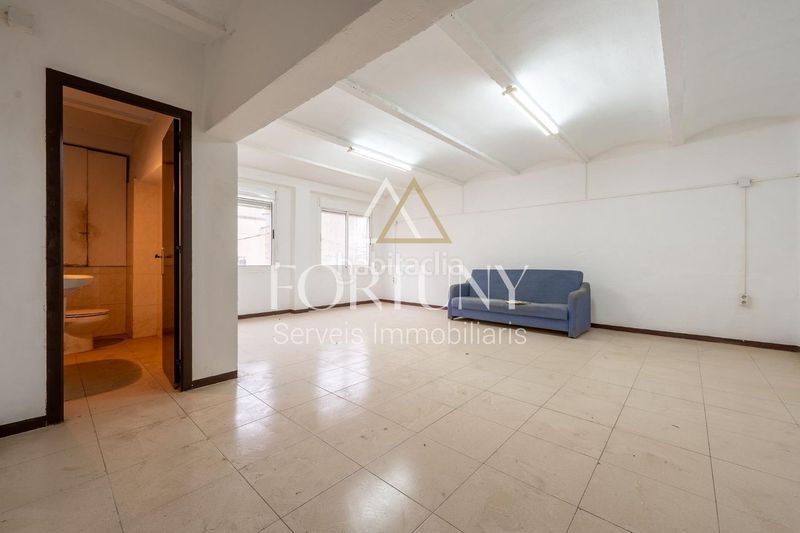 Foto 6720952d-7c4a-42ef-ad4b-ee5460572bcc. Edificio  en venta en constanti en Constantí