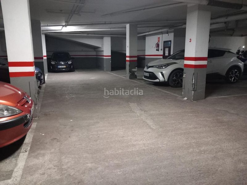 Foto 3fba8761-9bbe-4efb-a5e2-2e7e4c795ad6. Aparcament cotxe a Centre Reus