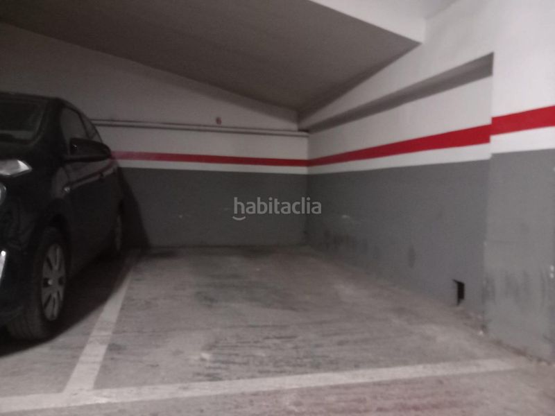 Foto 8e8f7b22-80cc-4da6-a45a-db93a20a2396. Aparcament cotxe a Centre Reus