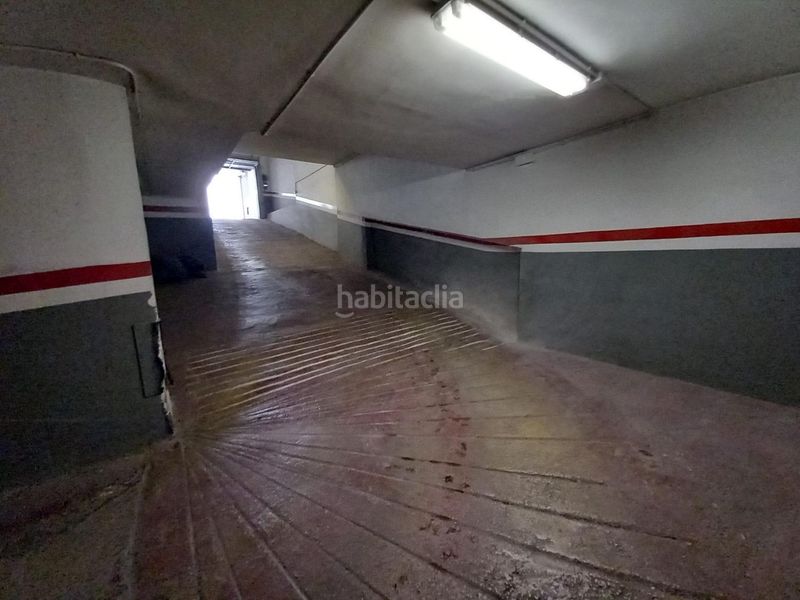 Foto ed6289c3-3aab-4900-93de-a9dbbb7689a8. Aparcament cotxe a Centre Reus