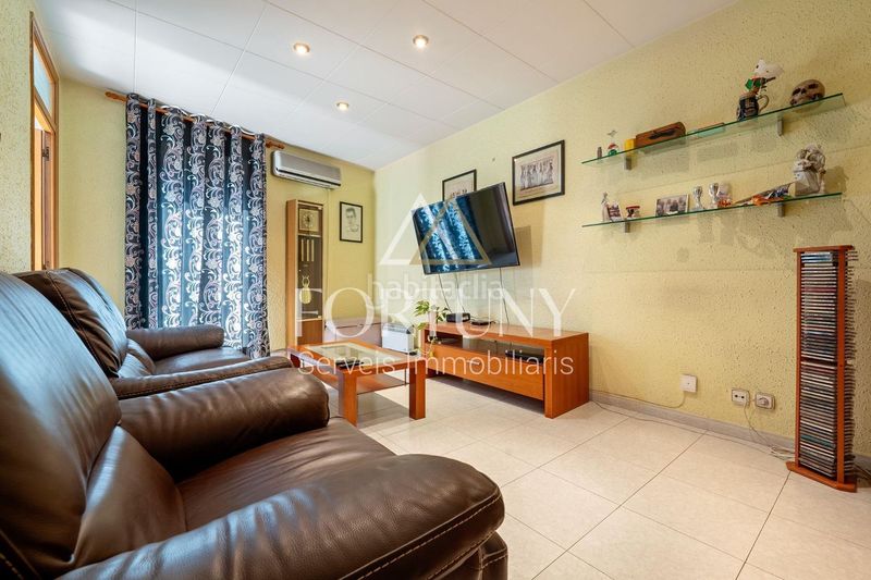 Foto b3878fc0-e38f-4be0-a5d7-e703ed9873d5. Pis a Centre Reus