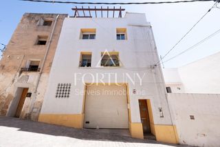 Haus  Raval de la pau. Casa en venta en vallmoll