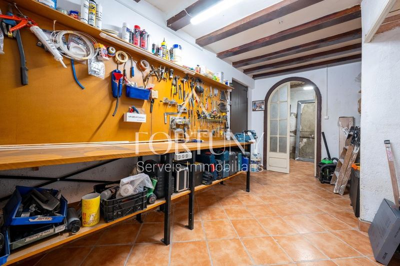 Foto 27e00c1c-3917-4040-84aa-df51a89d518d. Casa amb aparcament a Alcover