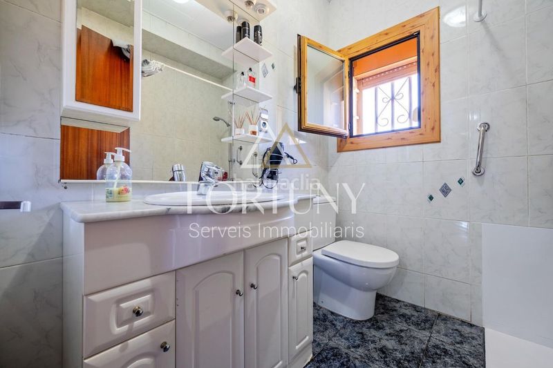 Foto af19a3b2-8782-4f9e-ab44-53dd3cb97d65. Casa amb aparcament piscina a Espluga de Francolí (L´)