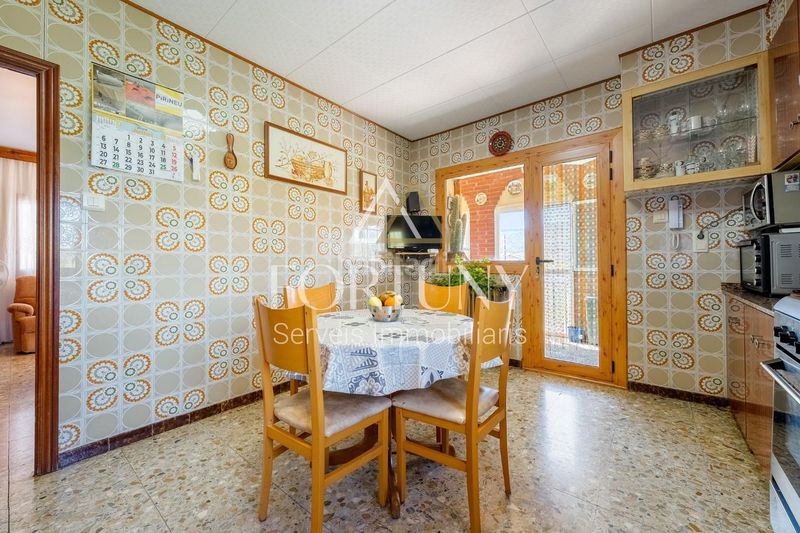 Foto b18d3308-95e0-4385-b3ba-b2d034bf69e2. Casa amb aparcament piscina a Espluga de Francolí (L´)