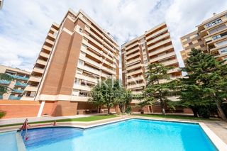 Flat  Carrer camí de l'aleixar. Piso en venta en reus