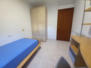 Lloguer Pis  Avinguda marià fortuny. Habitación en alquiler en reus