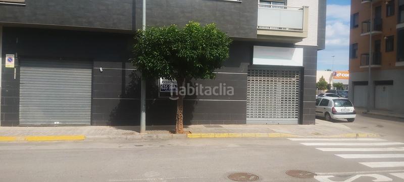 Foto 3a5f77b6-defa-41d0-921b-79d1e62bf040. Local comercial local esquinero en venta en Nules