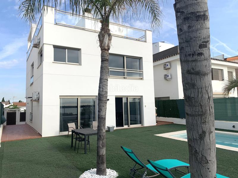 Foto 4560f657-9228-41be-856d-c3efa39eefe2. Chalet espectacular chalet en primera linea de Playa en Burriana