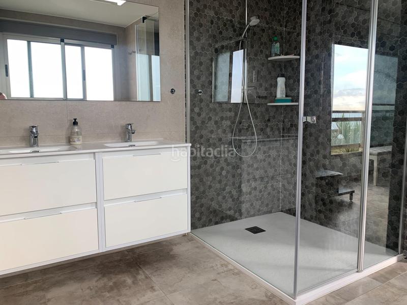 Foto f6a375bc-115d-4df4-b647-42ee32711cb8. Chalet espectacular chalet en primera linea de Playa en Burriana