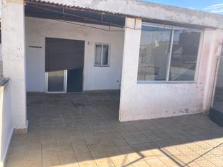 Edifici a Nules. Local comercial más dos viviendas a la venta en moncofar