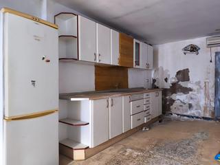 Wohngrundstück in El Pilar. Chalet adosado en betxi