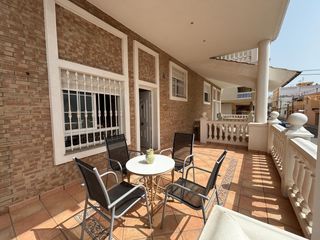 Casa adossada a Chilches. Una vivienda única donde el espacio y la comodidad son protagoni